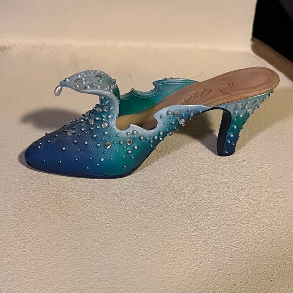 Just the Right Shoe The Wave - Picture 8 of 12